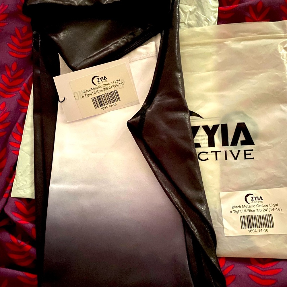 Black Metallic Ombre Light n Tight Hi-Rise 7/8 24"